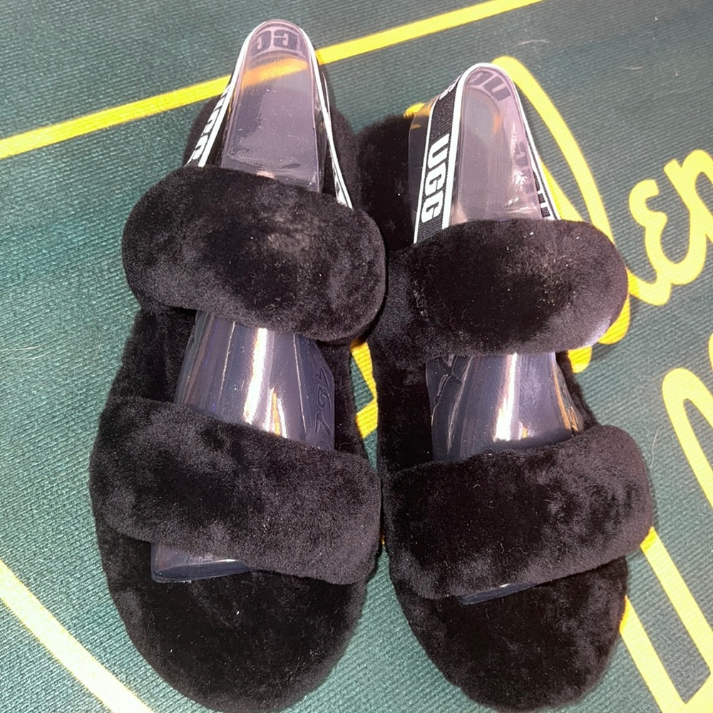 UGGS